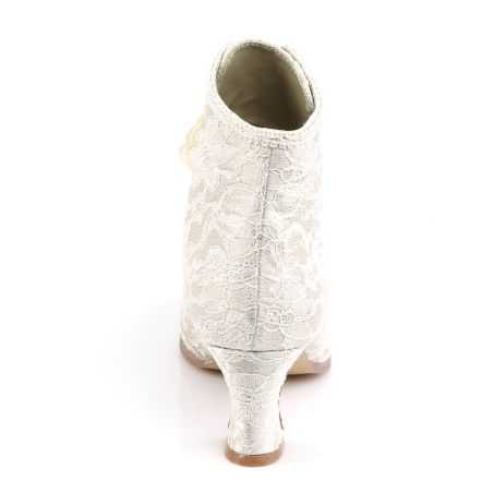 Bottines de clubbing haut de gamme champagne et dentelle pour looks drag queens et théâtre.