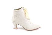 Bottines fétiches rétro champagne au design poétique adaptées à toutes les morphologies.