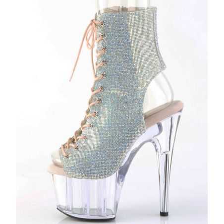 Bottines de scène argent brillant avec découpe talon et cristaux reflets boréale pour spectacles drag.