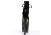 Bottines fétiches noir miroir au style architectural adaptées à toutes les morphologies d'artistes. Bottines fétiches noir miroir au style architectural adaptées à toutes les morphologies d'artistes.