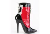 Bottines laquées noires et rouges de créateur sans plateforme en grandes tailles inclusives. Bottines laquées noires et rouges de créateur sans plateforme en grandes tailles inclusives.