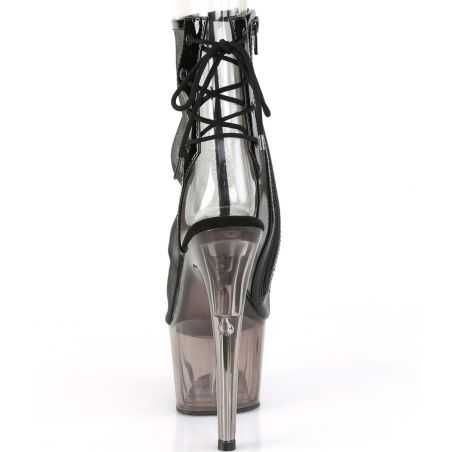 Bottines fétiches noires en tissu ajouré effet collant adaptées à toutes les morphologies d'artistes.