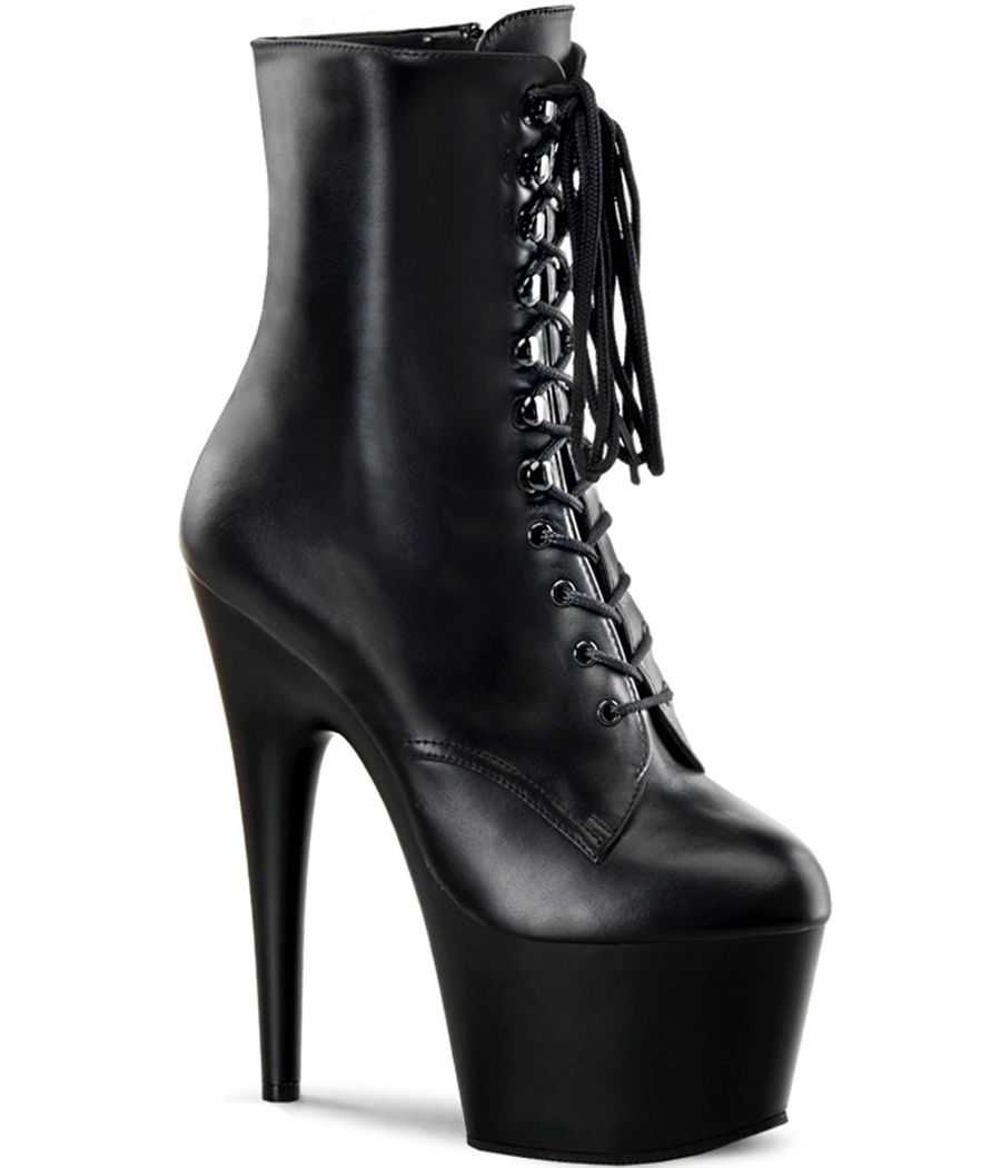 Bottines en cuir noir de pole dance Pleaser Adore 1020 à talons aiguilles et bout fermé classique. Bottines en cuir noir de pole dance Pleaser Adore 1020 à talons aiguilles et bout fermé classique.