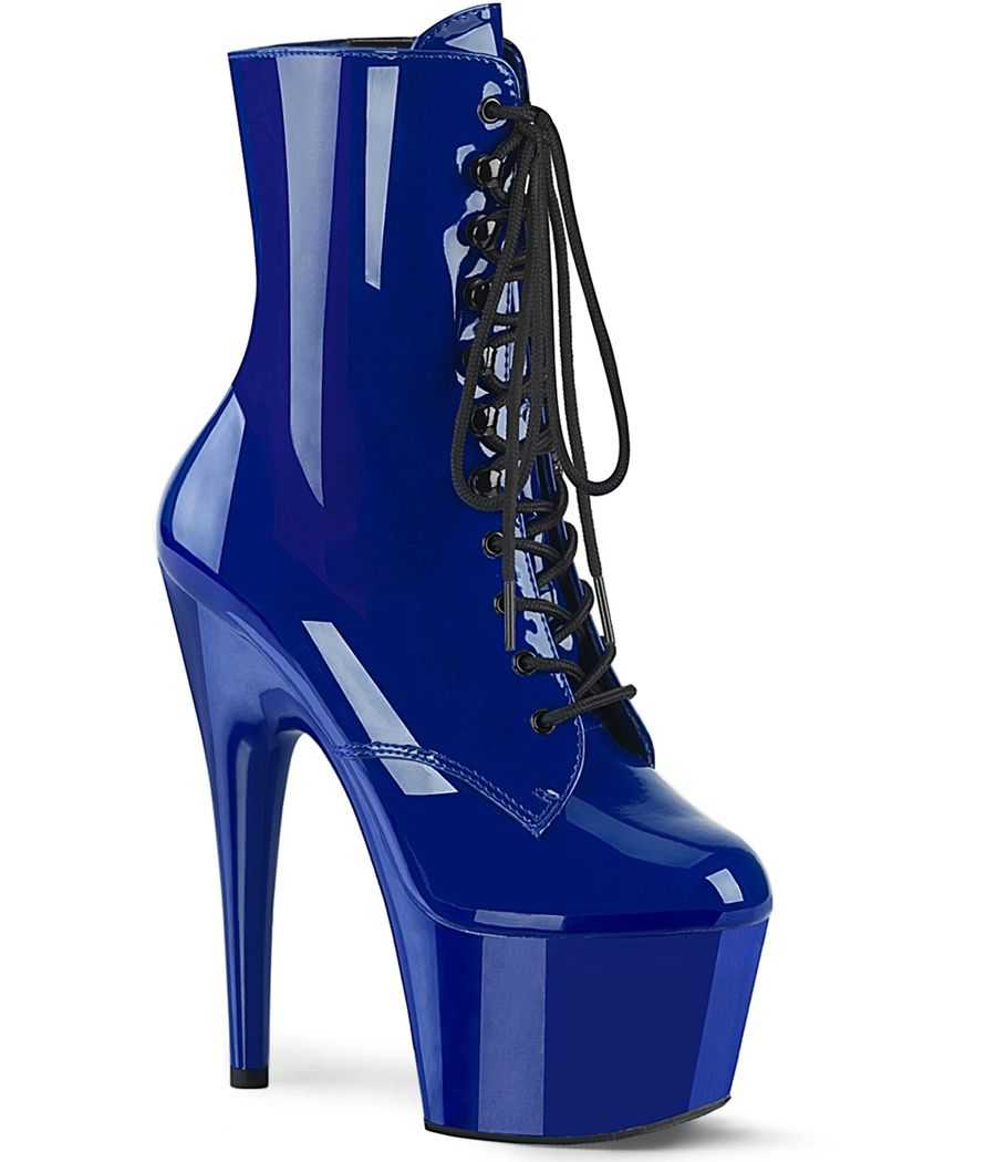 Bottines vernies bleues de pole dance Pleaser Adore 1020 à talons stiletto et fini laqué brillant. Bottines vernies bleues de pole dance Pleaser Adore 1020 à talons stiletto et fini laqué brillant.
