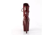 Bottines fétiches bordeaux verni à fermeture éclair latérale adaptées à toutes les morphologies. Bottines fétiches bordeaux verni à fermeture éclair latérale adaptées à toutes les morphologies.