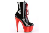 Bottines de clubbing haut de gamme bicolores noir et rouge pour cabaret et pole dance exotique. Bottines de clubbing haut de gamme bicolores noir et rouge pour cabaret et pole dance exotique.
