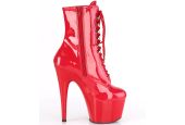 Bottines de clubbing haut de gamme rouge laqué pour un style glamour, provocant et audacieux. Bottines de clubbing haut de gamme rouge laqué pour un style glamour, provocant et audacieux.