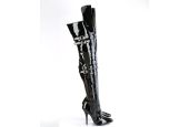 chaussure-fetichiste-noire-vernie-porte-cravache-seduce-3080