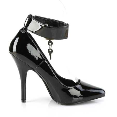 chaussure-spectacle-noire-vernie-manchette-cadenas-pleaser