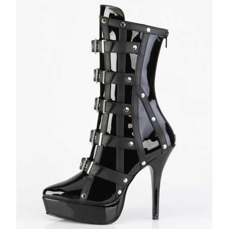 Bottines de scène noires à plateformes et guêtres boutonnées amovibles en grandes tailles inclusives.