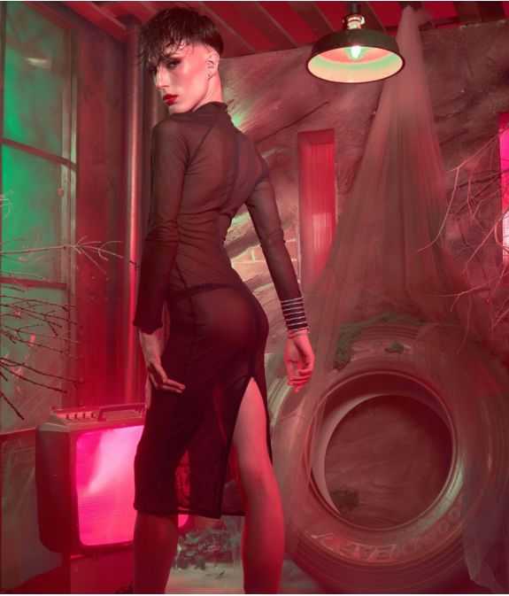 la-robe-fourreau-mme-azia-madame-xy-en-raesille-noire-lbdht