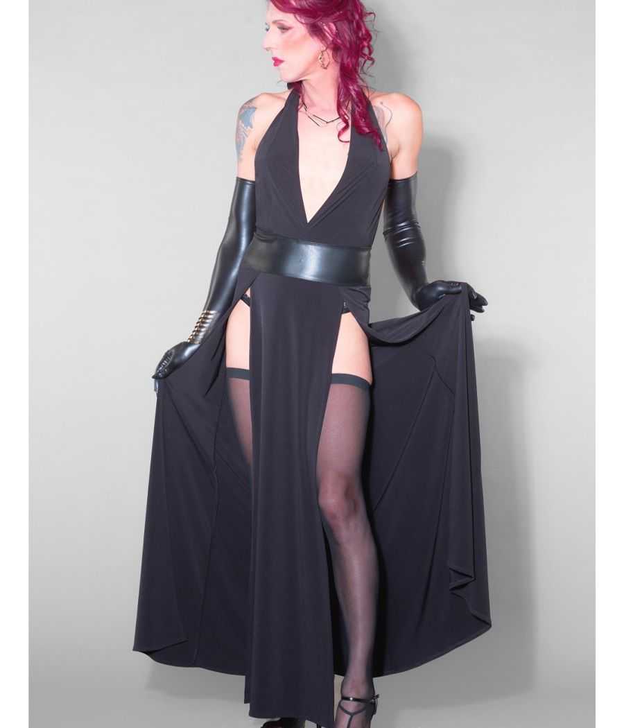 robe-longue-noire-fluide-decollete-plongeant-madame-xy-isabella-catanzaro-france robe-longue-noire-fluide-decollete-plongeant-madame-xy-isabella-catanzaro-france