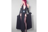robe-longue-noire-fluide-decollete-plongeant-madame-xy-isabella-catanzaro-france robe-longue-noire-fluide-decollete-plongeant-madame-xy-isabella-catanzaro-france