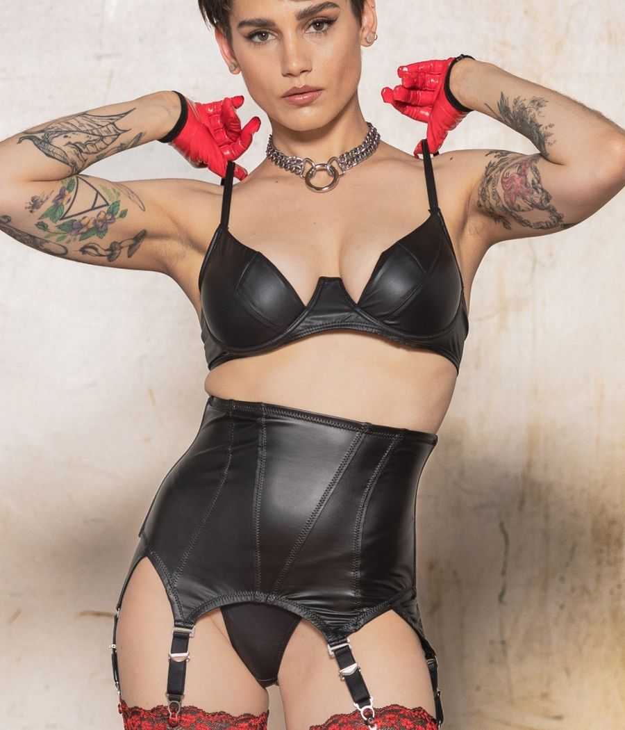 porte-jarretelles-6-brides-wetlook-noir-nell-catanzaro porte-jarretelles-6-brides-wetlook-noir-nell-catanzaro