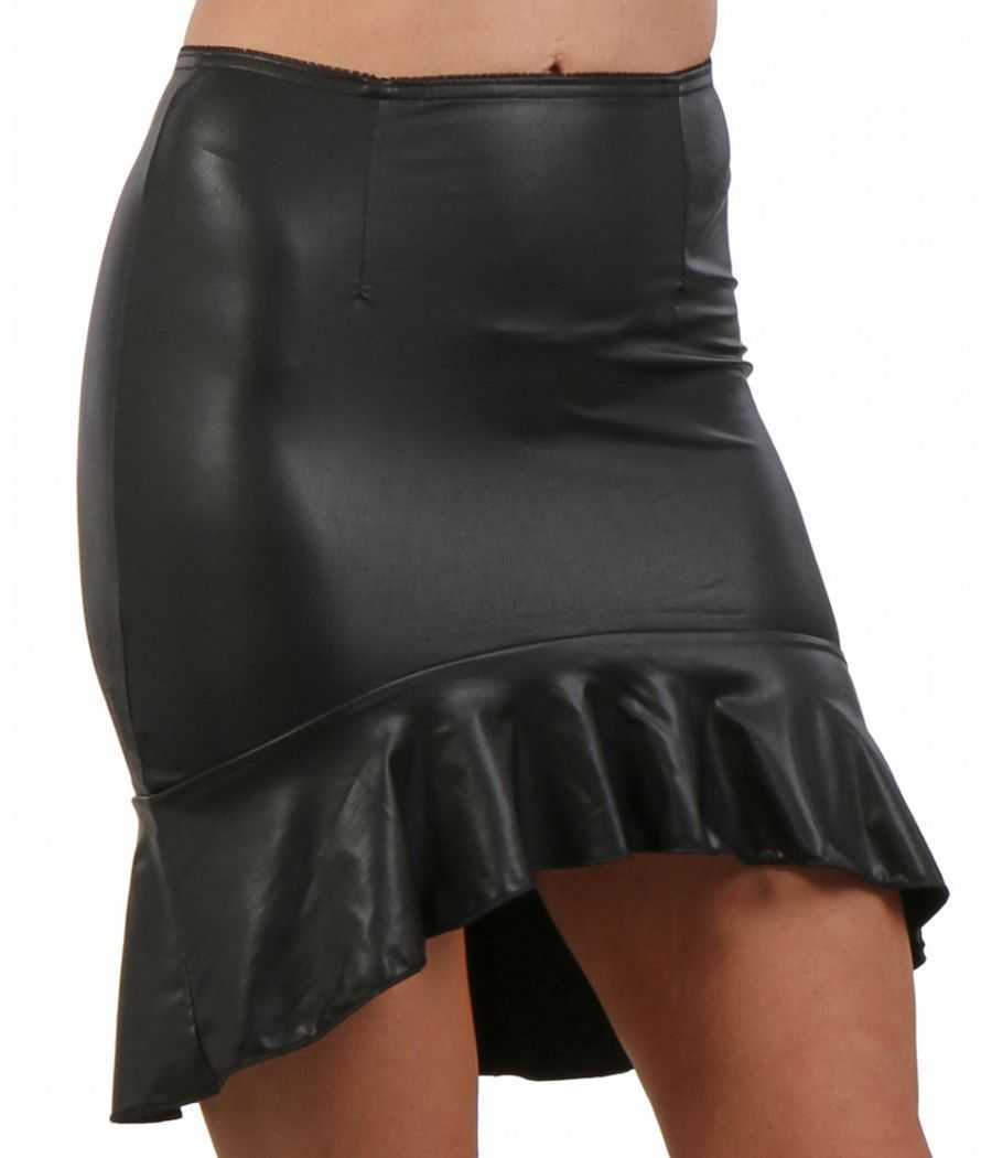 look-clubwear-jupe-noire-wetlook-portee-avec-talons look-clubwear-jupe-noire-wetlook-portee-avec-talons