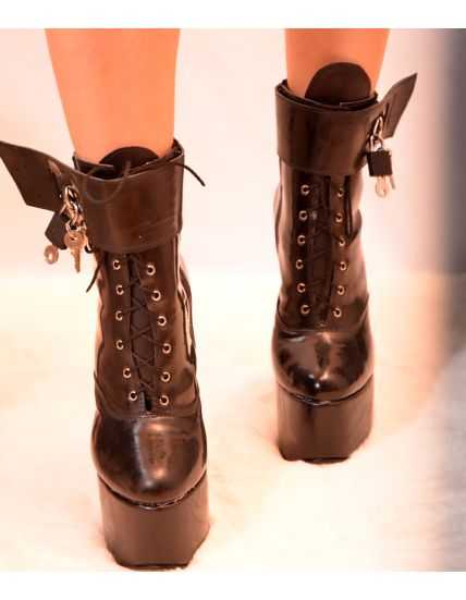 bottines-latex-noir-aa-cadenas--larmure-de-saeduction-lbdht
