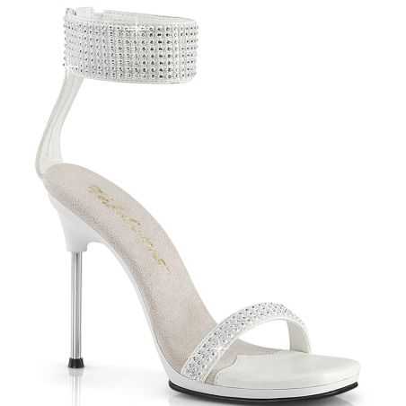 sandales-blanches-bijoux-mariage-chic-40-lbdht